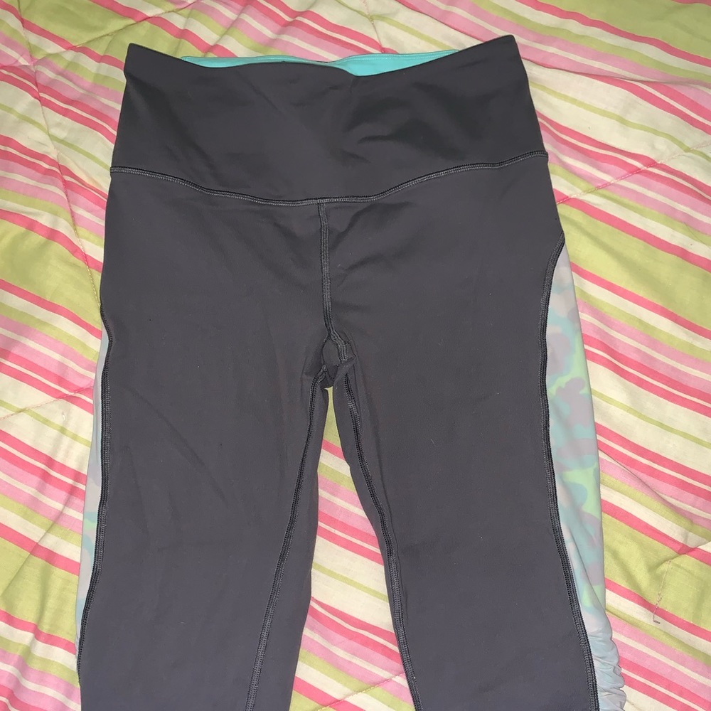 Gently worn VS Workout Crop Pant